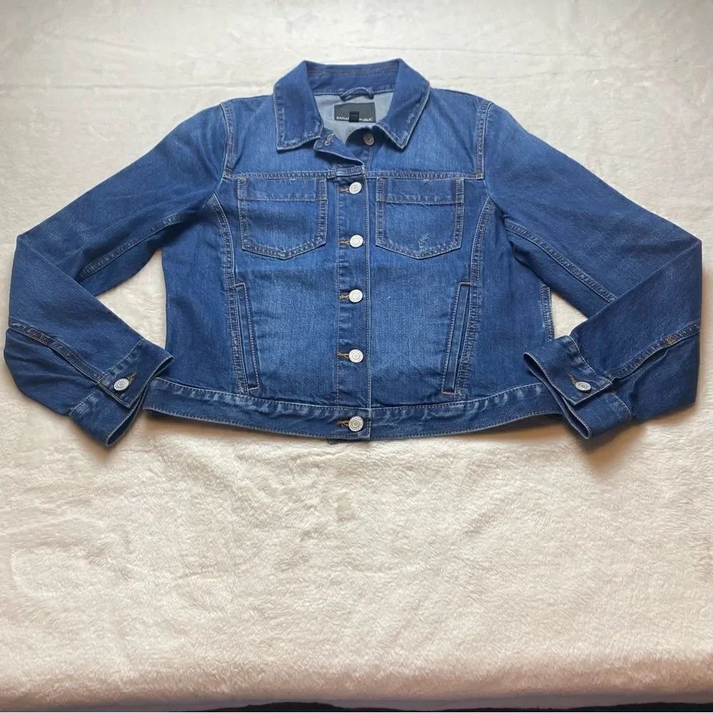 Banana Republic Clean Classic Medium Wash Denim Jacket Size Medium